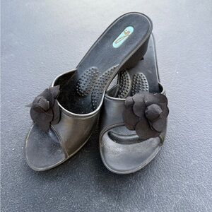 OKA b. Black Floral Women's Heels